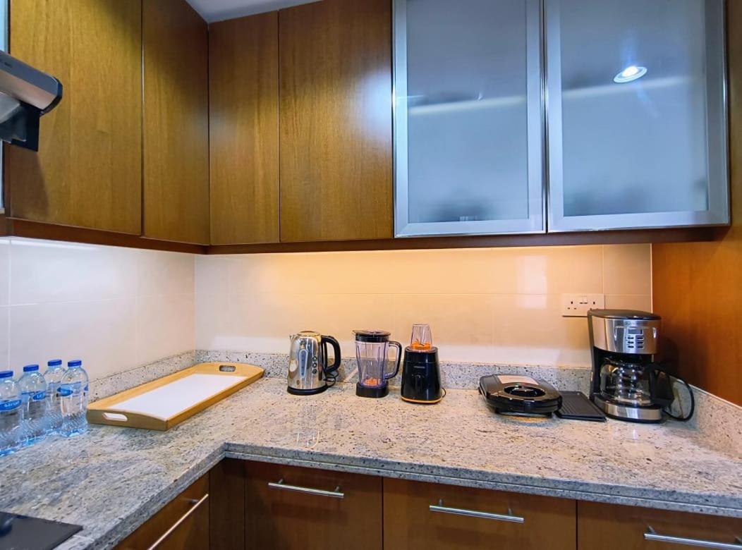 Trinity Holiday Homes - Standpoint Tower Downtown Dubaï Extérieur photo