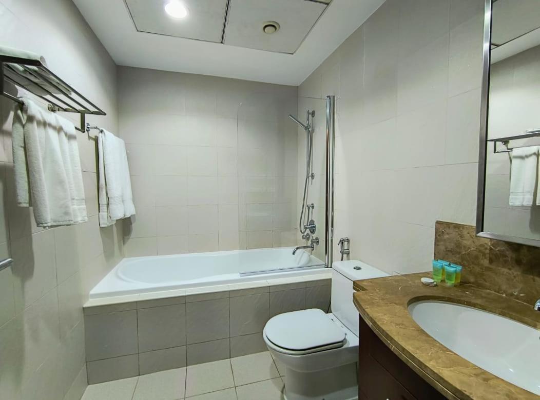 Trinity Holiday Homes - Standpoint Tower Downtown Dubaï Extérieur photo